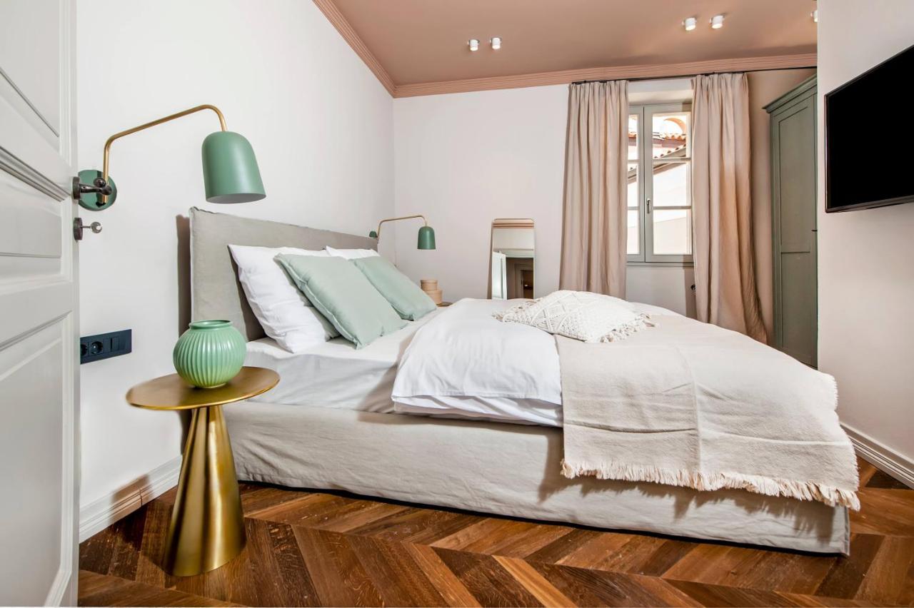 Campitelli Design Apartment โรวีน ภายนอก รูปภาพ