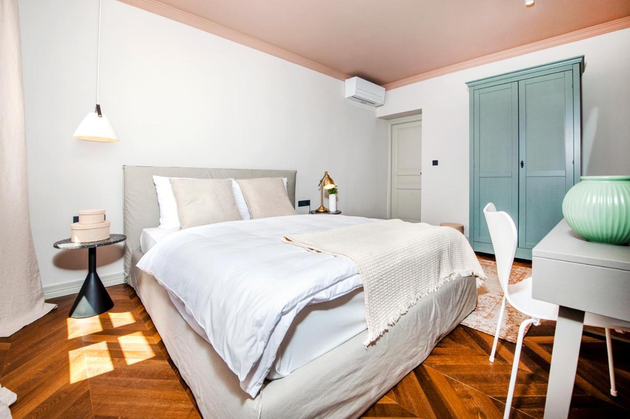 Campitelli Design Apartment โรวีน ภายนอก รูปภาพ