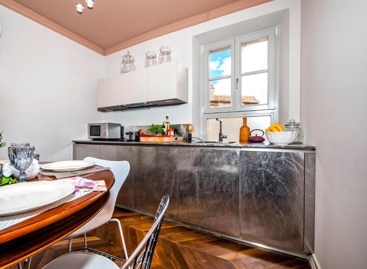 Campitelli Design Apartment โรวีน ภายนอก รูปภาพ
