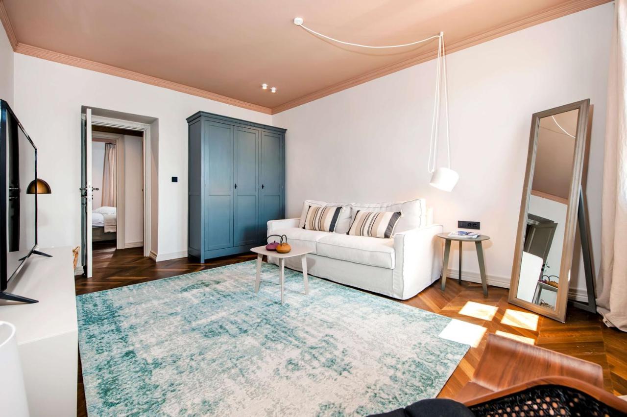 Campitelli Design Apartment โรวีน ภายนอก รูปภาพ
