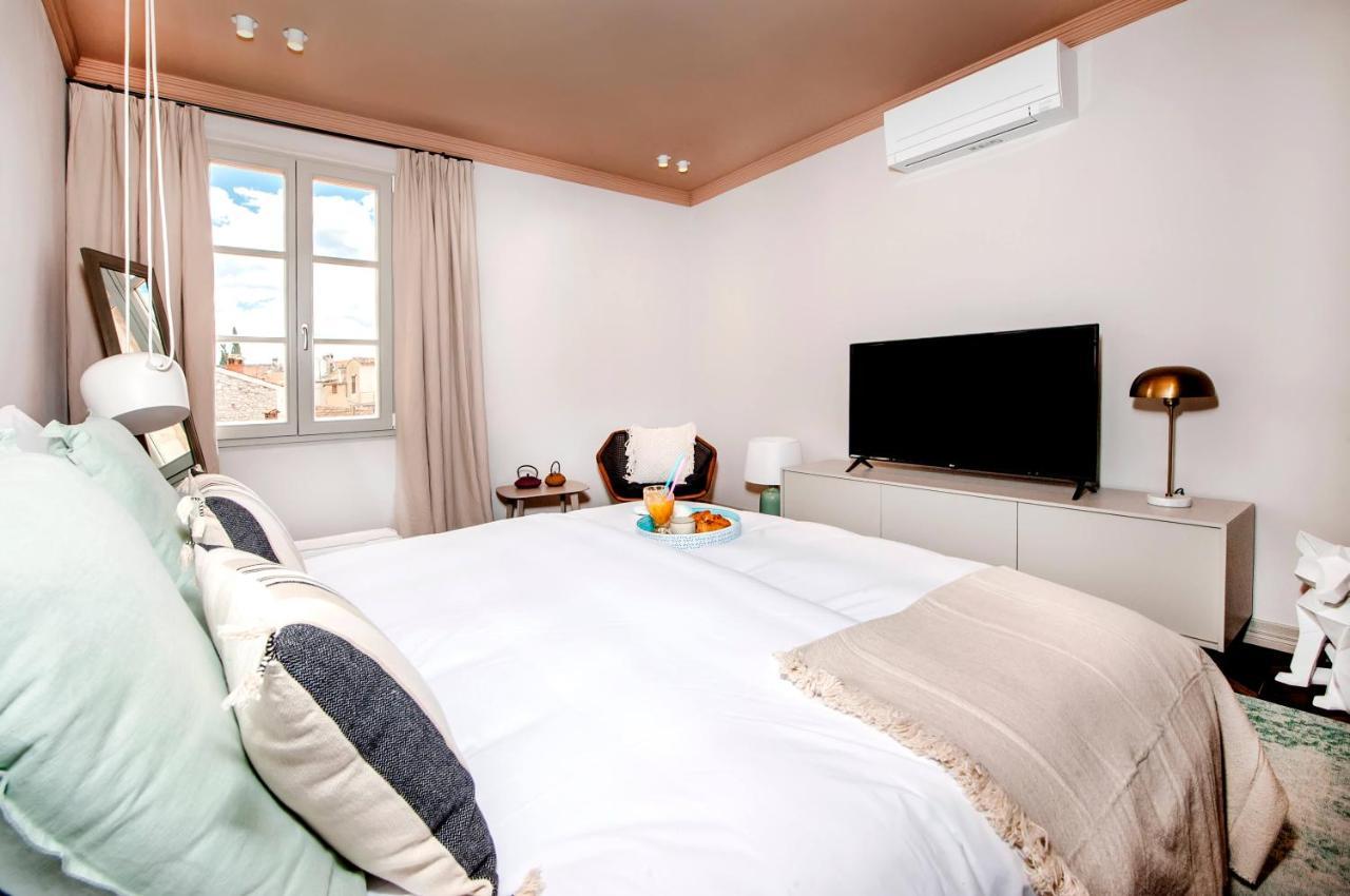 Campitelli Design Apartment โรวีน ภายนอก รูปภาพ
