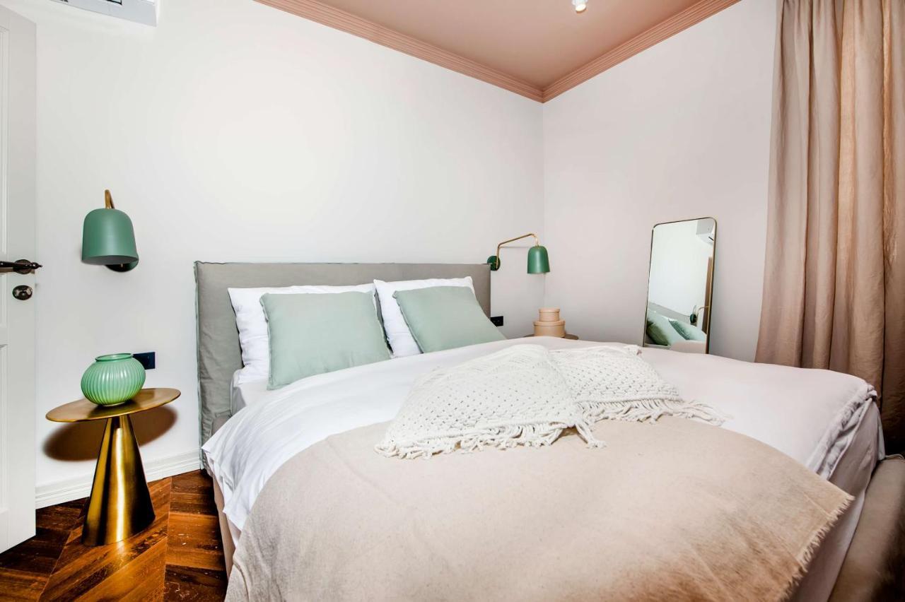 Campitelli Design Apartment โรวีน ภายนอก รูปภาพ