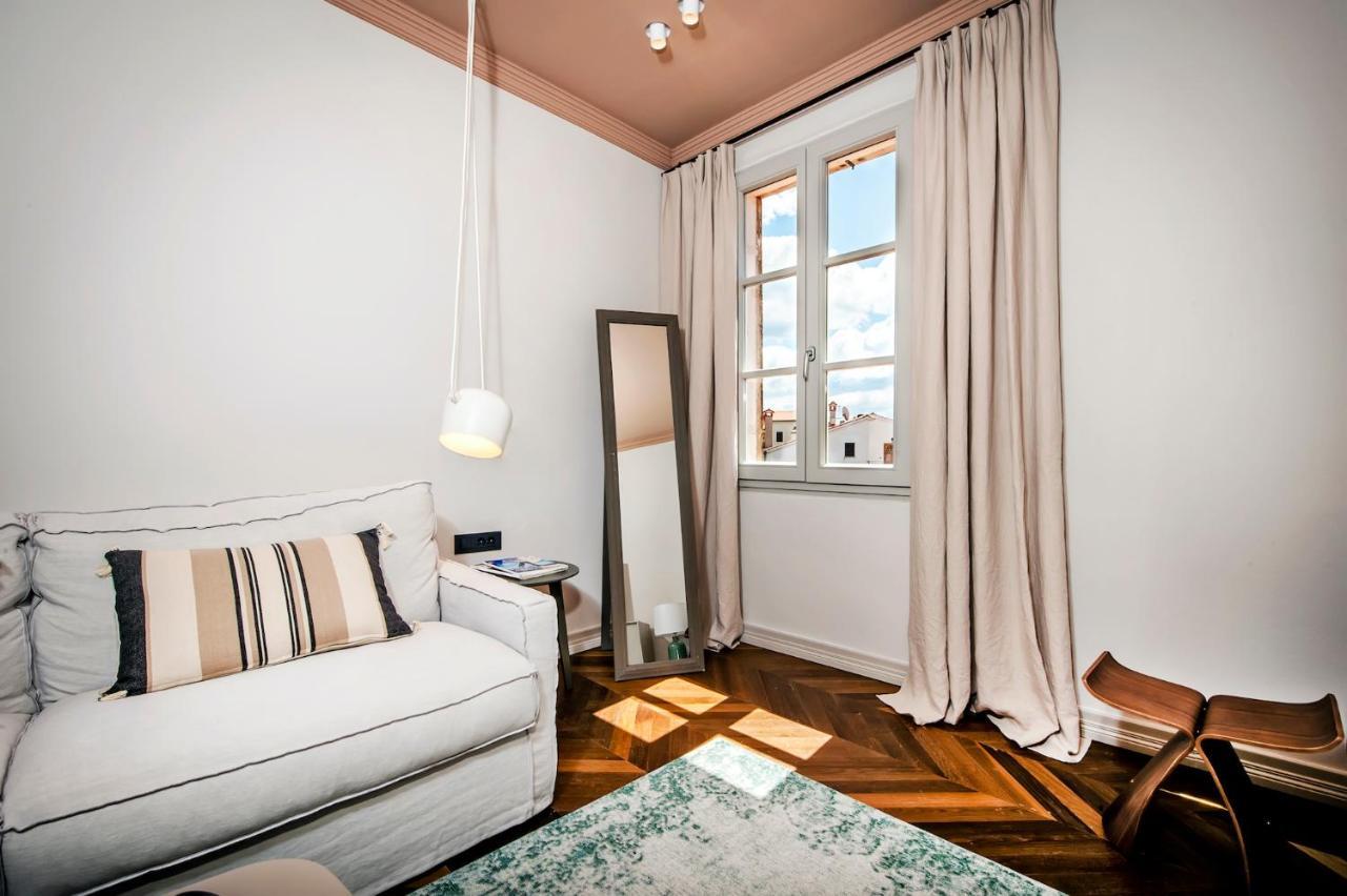 Campitelli Design Apartment โรวีน ภายนอก รูปภาพ