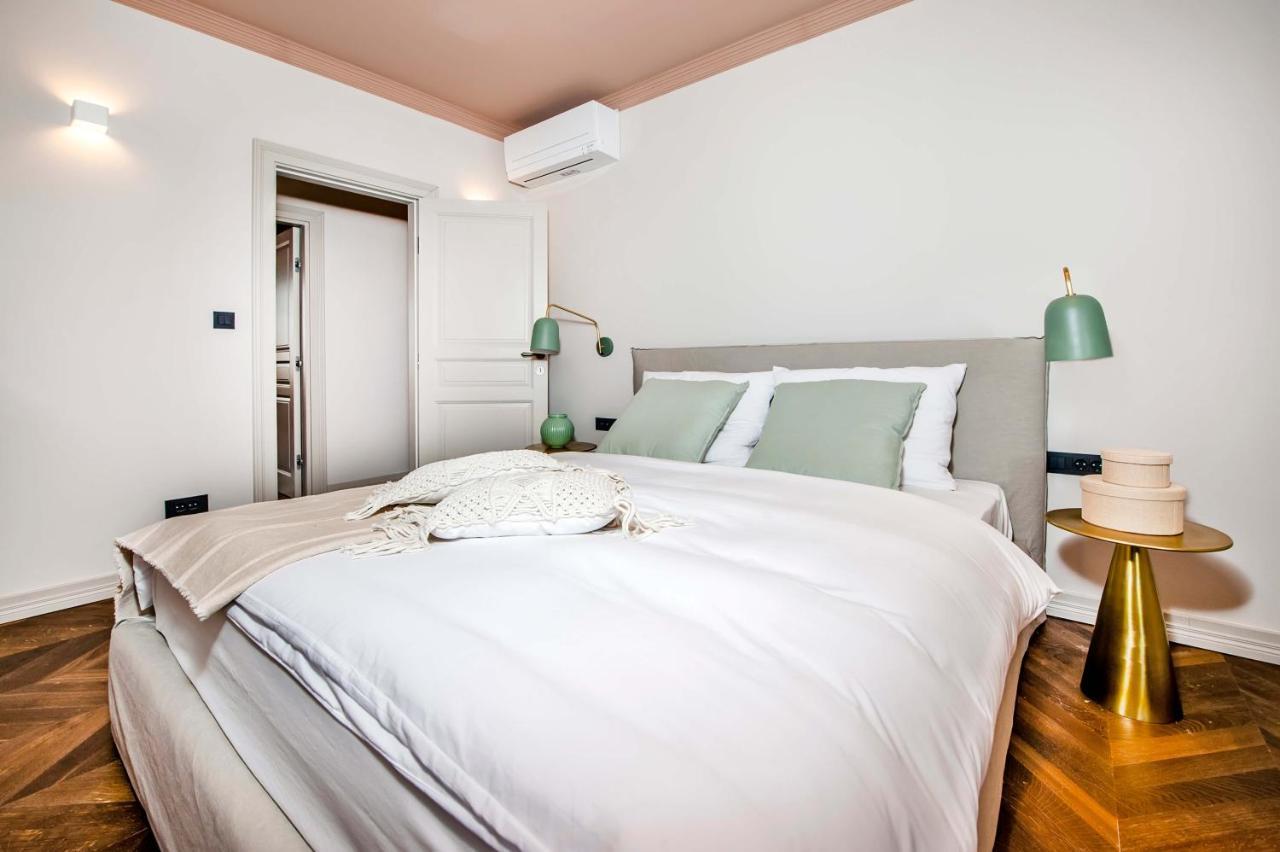 Campitelli Design Apartment โรวีน ภายนอก รูปภาพ